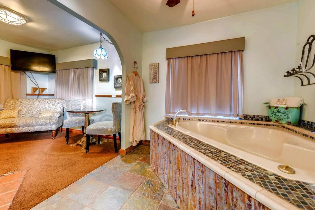 Cliff House Lodge And Hot Tub Cottages 莫里森 外观 照片