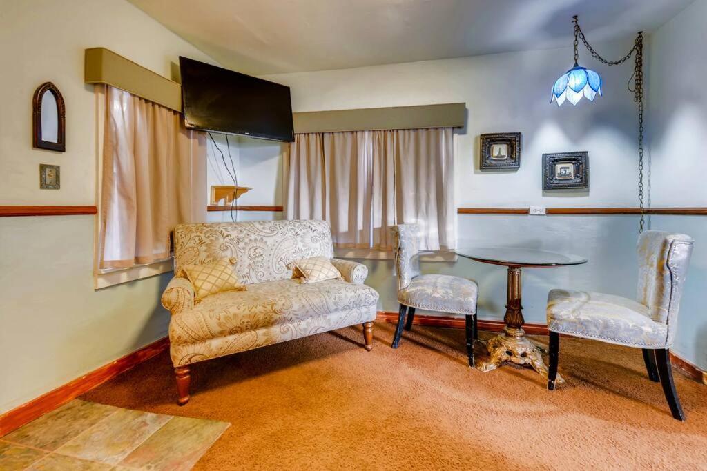 Cliff House Lodge And Hot Tub Cottages 莫里森 外观 照片