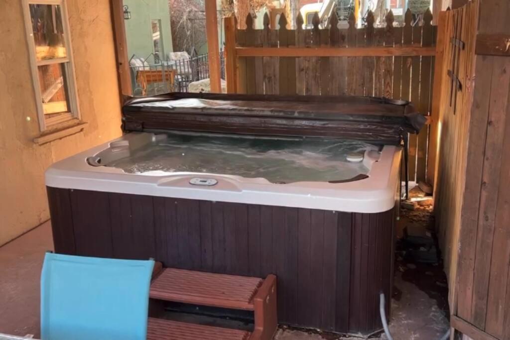 Cliff House Lodge And Hot Tub Cottages 莫里森 外观 照片