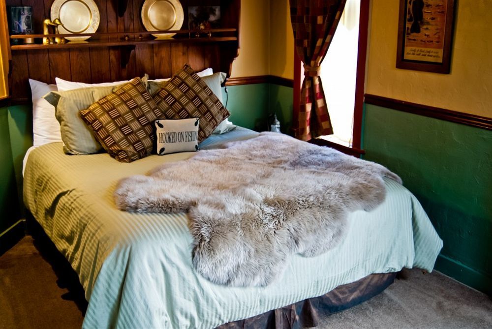 Cliff House Lodge And Hot Tub Cottages 莫里森 外观 照片